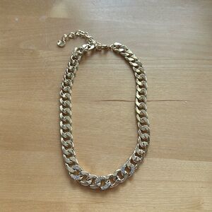 Gold fashion necklace